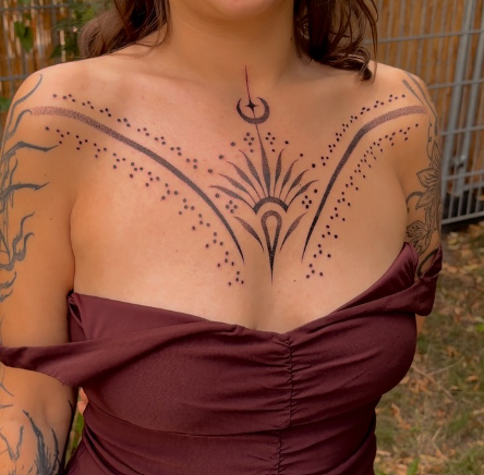 Tatuatge ornamental al pit, treball de Mireia